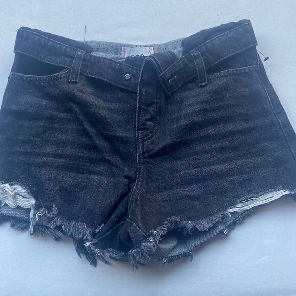 BDG Foldover V-Front Denim Short — Washed Black Denim Size 26 - Picture 1 of 8